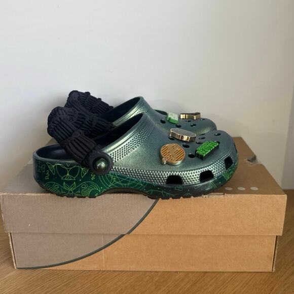 CROCS x Wicked Elphaba Unisex Slip On Clogs Sandals- SZ Men 5- Women 7 main image 5